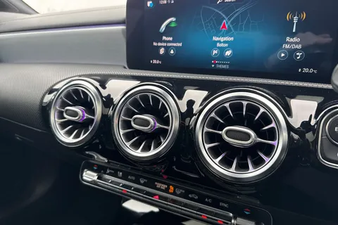 LO70VYN Mercedes-Benz Cla Class 1.3 CLA180 AMG Line (Premium Plus 2) Coupe 7G-DCT Euro 6 (s/s) 4dr Thumbnail #44