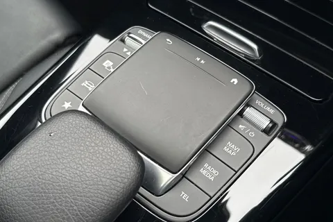 LO70VYN Mercedes-Benz Cla Class 1.3 CLA180 AMG Line (Premium Plus 2) Coupe 7G-DCT Euro 6 (s/s) 4dr Thumbnail #45