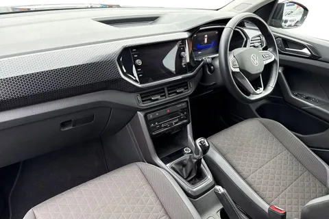 15 of 54 for Volkswagen T-Cross 1.0 TSI SEL Euro 6 (s/s) 5dr