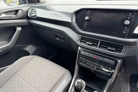 20 of 54 for Volkswagen T-Cross 1.0 TSI SEL Euro 6 (s/s) 5dr