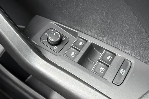 35 of 54 for Volkswagen T-Cross 1.0 TSI SEL Euro 6 (s/s) 5dr