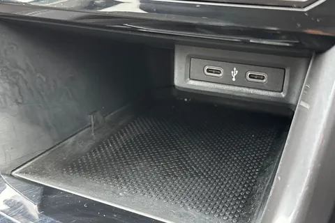 42 of 54 for Volkswagen T-Cross 1.0 TSI SEL Euro 6 (s/s) 5dr