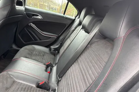 18 of 50 for Mercedes-Benz A Class 1.5 A180d AMG Line 7G-DCT Euro 6 (s/s) 5dr