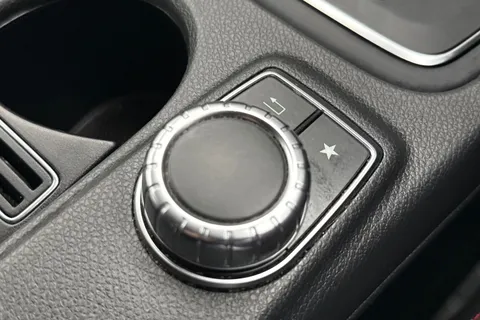 40 of 50 for Mercedes-Benz A Class 1.5 A180d AMG Line 7G-DCT Euro 6 (s/s) 5dr