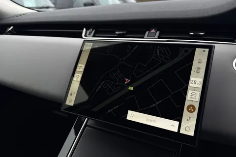 KM74EHX Land Rover Range Rover Evoque 2.0 D200 Dynamic SE 5dr Thumbnail #13