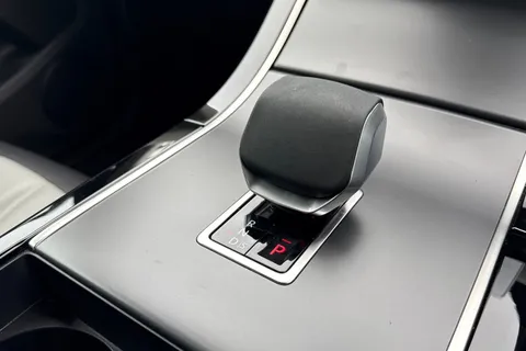 KM74EHX Land Rover Range Rover Evoque 2.0 D200 Dynamic SE 5dr Thumbnail #15