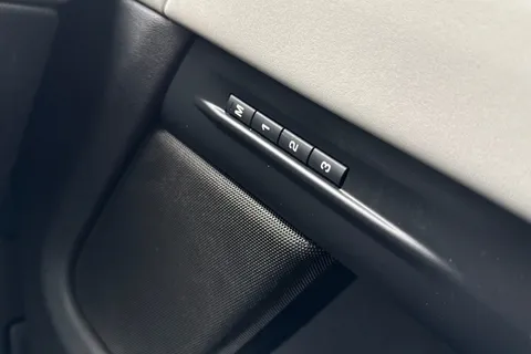 KM74EHX Land Rover Range Rover Evoque 2.0 D200 Dynamic SE 5dr Thumbnail #27