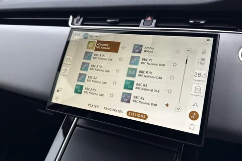 KM74EHX Land Rover Range Rover Evoque 2.0 D200 Dynamic SE 5dr Thumbnail #36