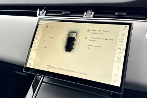 KM74EHX Land Rover Range Rover Evoque 2.0 D200 Dynamic SE 5dr Thumbnail #41