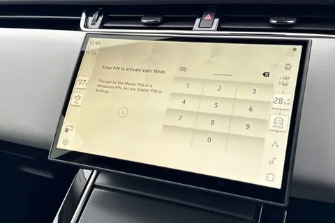 KM74EHX Land Rover Range Rover Evoque 2.0 D200 Dynamic SE 5dr Thumbnail #42