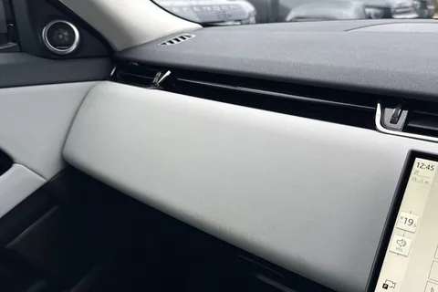 KM74EHX Land Rover Range Rover Evoque 2.0 D200 Dynamic SE 5dr Thumbnail #50