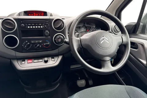 LXZ5901 Citroën Berlingo 1.6 BlueHDi Feel Multispace MPV ETG6 Euro 6 (s/s) 5dr Thumbnail #19