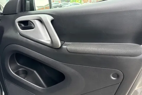 LXZ5901 Citroën Berlingo 1.6 BlueHDi Feel Multispace MPV ETG6 Euro 6 (s/s) 5dr Thumbnail #22