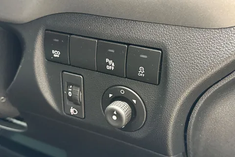 LXZ5901 Citroën Berlingo 1.6 BlueHDi Feel Multispace MPV ETG6 Euro 6 (s/s) 5dr Thumbnail #40