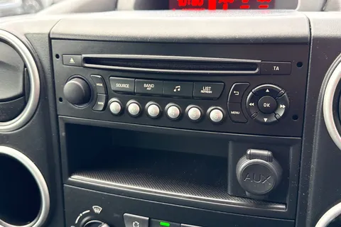 LXZ5901 Citroën Berlingo 1.6 BlueHDi Feel Multispace MPV ETG6 Euro 6 (s/s) 5dr Thumbnail #45