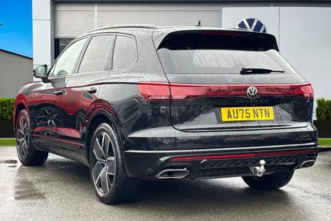 AU75NTN Volkswagen Touareg 3.0 V6 TDI 4Motion 286 Black Edition 5dr Tip Auto | Tow Bar | Area View Cam Thumbnail #3