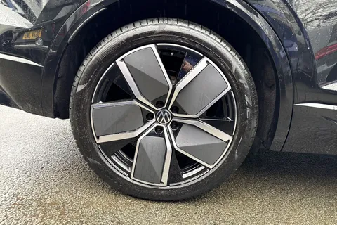 AU75NTN Volkswagen Touareg 3.0 V6 TDI 4Motion 286 Black Edition 5dr Tip Auto | Tow Bar | Area View Cam Thumbnail #11