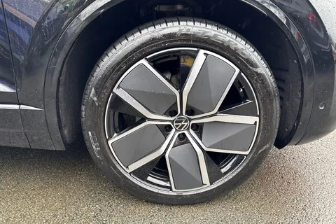 AU75NTN Volkswagen Touareg 3.0 V6 TDI 4Motion 286 Black Edition 5dr Tip Auto | Tow Bar | Area View Cam Thumbnail #14