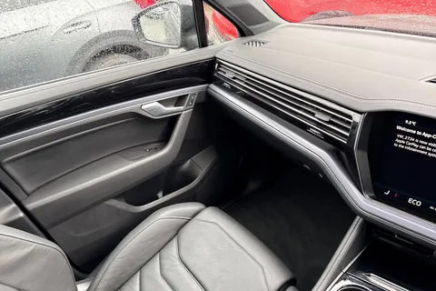 AU75NTN Volkswagen Touareg 3.0 V6 TDI 4Motion 286 Black Edition 5dr Tip Auto | Tow Bar | Area View Cam Thumbnail #21