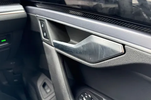 AU75NTN Volkswagen Touareg 3.0 V6 TDI 4Motion 286 Black Edition 5dr Tip Auto | Tow Bar | Area View Cam Thumbnail #22