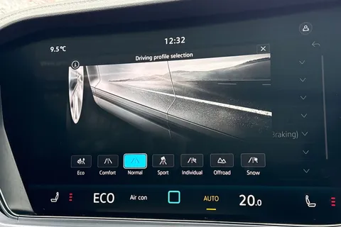 AU75NTN Volkswagen Touareg 3.0 V6 TDI 4Motion 286 Black Edition 5dr Tip Auto | Tow Bar | Area View Cam Thumbnail #36