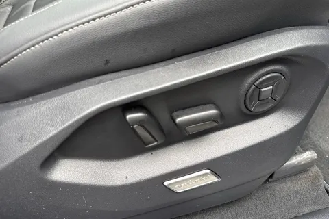 AU75NTN Volkswagen Touareg 3.0 V6 TDI 4Motion 286 Black Edition 5dr Tip Auto | Tow Bar | Area View Cam Thumbnail #40