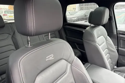 AU75NTN Volkswagen Touareg 3.0 V6 TDI 4Motion 286 Black Edition 5dr Tip Auto | Tow Bar | Area View Cam Thumbnail #41