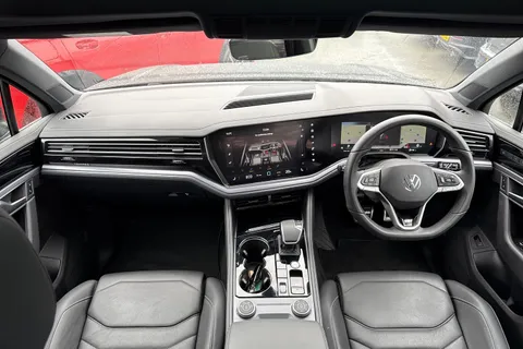 AU75NTN Volkswagen Touareg 3.0 V6 TDI 4Motion 286 Black Edition 5dr Tip Auto | Tow Bar | Area View Cam Thumbnail #44