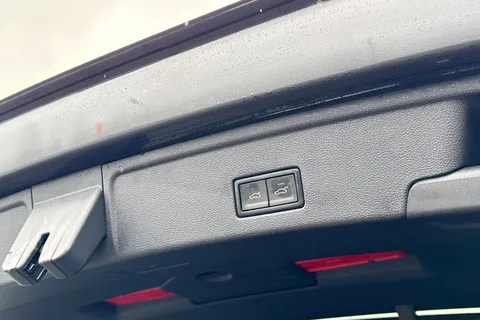 AU75NTN Volkswagen Touareg 3.0 V6 TDI 4Motion 286 Black Edition 5dr Tip Auto | Tow Bar | Area View Cam Thumbnail #47