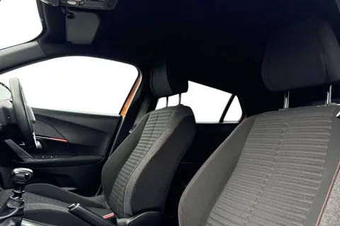 DE23FGV PEUGEOT 2008 1.2 PureTech Active Premium + Euro 6 (s/s) 5dr Thumbnail #17