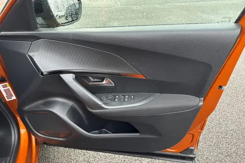 DE23FGV PEUGEOT 2008 1.2 PureTech Active Premium + Euro 6 (s/s) 5dr Thumbnail #22