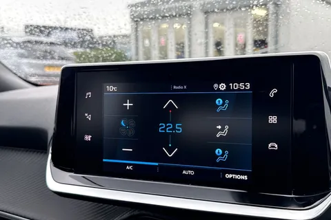 DE23FGV PEUGEOT 2008 1.2 PureTech Active Premium + Euro 6 (s/s) 5dr Thumbnail #23