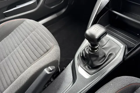 DE23FGV PEUGEOT 2008 1.2 PureTech Active Premium + Euro 6 (s/s) 5dr Thumbnail #24