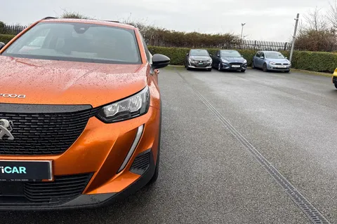 DE23FGV PEUGEOT 2008 1.2 PureTech Active Premium + Euro 6 (s/s) 5dr Thumbnail #27