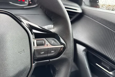 DE23FGV PEUGEOT 2008 1.2 PureTech Active Premium + Euro 6 (s/s) 5dr Thumbnail #39