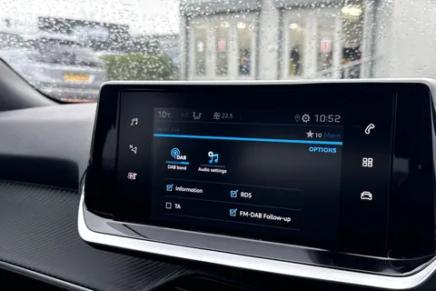 DE23FGV PEUGEOT 2008 1.2 PureTech Active Premium + Euro 6 (s/s) 5dr Thumbnail #46