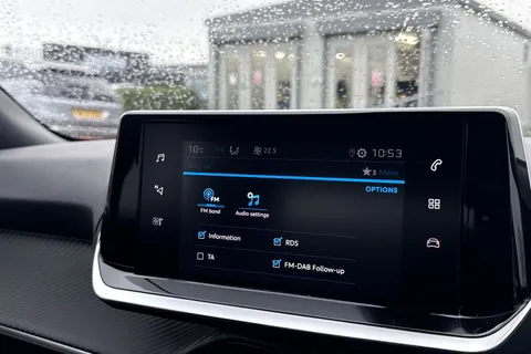 DE23FGV PEUGEOT 2008 1.2 PureTech Active Premium + Euro 6 (s/s) 5dr Thumbnail #47