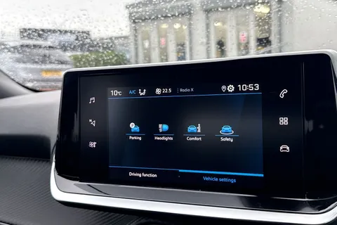 DE23FGV PEUGEOT 2008 1.2 PureTech Active Premium + Euro 6 (s/s) 5dr Thumbnail #52