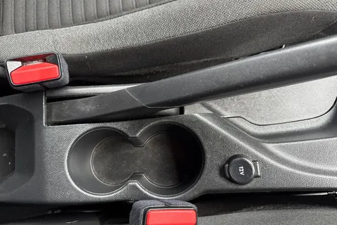 DE23FGV PEUGEOT 2008 1.2 PureTech Active Premium + Euro 6 (s/s) 5dr Thumbnail #58