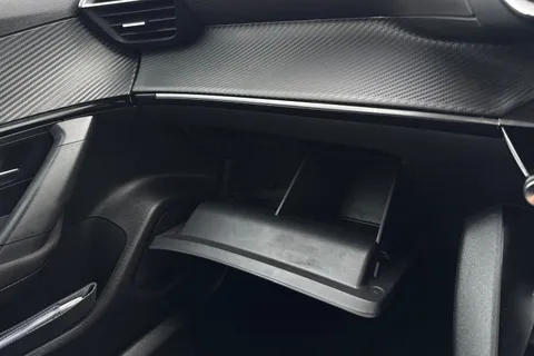 DE23FGV PEUGEOT 2008 1.2 PureTech Active Premium + Euro 6 (s/s) 5dr Thumbnail #61