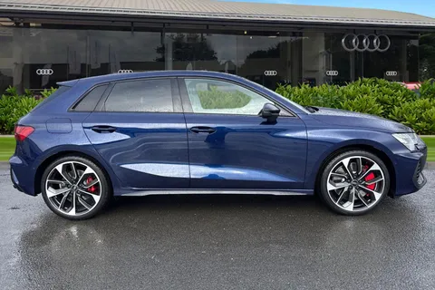  Audi S3 2.0 TFSI Black Edition Sportback S Tronic quattro Euro 6 (s/s) 5dr Thumbnail #4