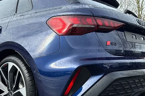  Audi S3 2.0 TFSI Black Edition Sportback S Tronic quattro Euro 6 (s/s) 5dr Thumbnail #8