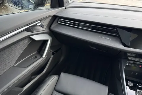  Audi S3 2.0 TFSI Black Edition Sportback S Tronic quattro Euro 6 (s/s) 5dr Thumbnail #20