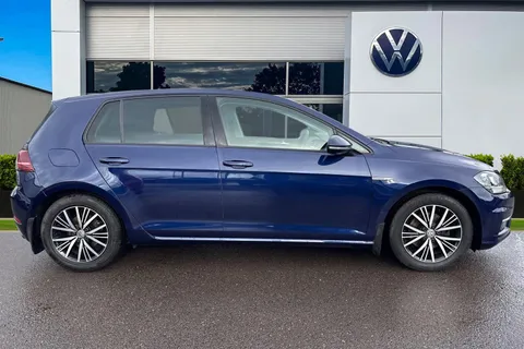 CY18JEJ Volkswagen Golf 1.5 TSI EVO SE 5dr ⭐Panoramic Sunroof, 1 Year VW Warranty⭐ Thumbnail #4