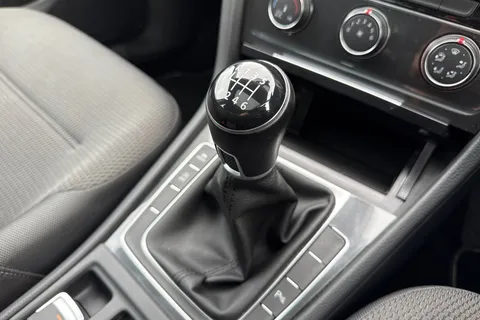 CY18JEJ Volkswagen Golf 1.5 TSI EVO SE 5dr ⭐Panoramic Sunroof, 1 Year VW Warranty⭐ Thumbnail #21