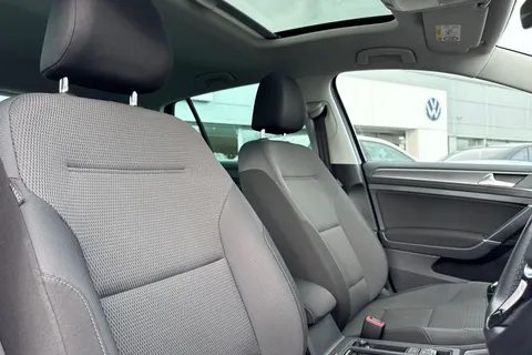 CY18JEJ Volkswagen Golf 1.5 TSI EVO SE 5dr ⭐Panoramic Sunroof, 1 Year VW Warranty⭐ Thumbnail #22