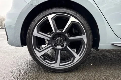 MT75NBM Audi A1 Black Edition 35 TFSI  150 PS S tronic Thumbnail #11