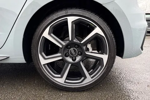 MT75NBM Audi A1 Black Edition 35 TFSI  150 PS S tronic Thumbnail #12