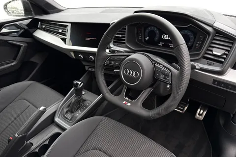 MT75NBM Audi A1 Black Edition 35 TFSI  150 PS S tronic Thumbnail #14