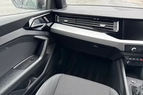 MT75NBM Audi A1 Black Edition 35 TFSI  150 PS S tronic Thumbnail #20